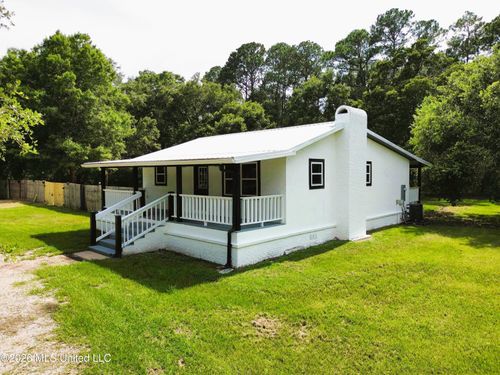 8013 Victoria Dr, Biloxi, MS, 39532-9788 | Card Image