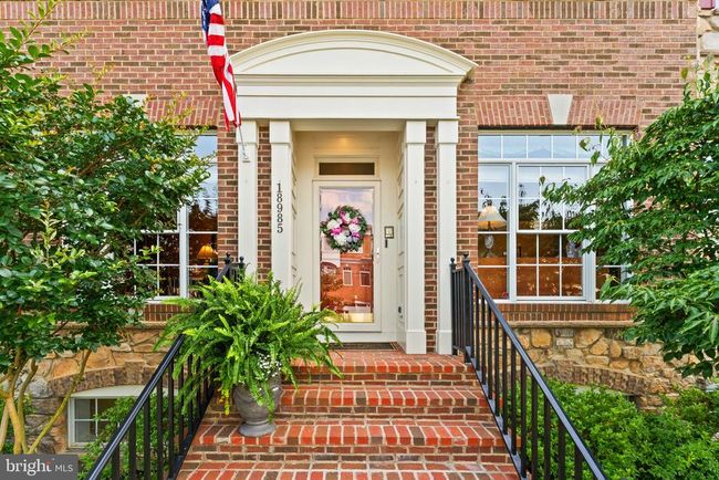18985 Coreopsis Ter, Townhouse with 3 bedrooms, 4 bathrooms and null parking in LEESBURG VA | Image 8