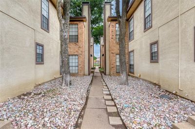 103 - 4000 Rawlins Street, Condo with 2 bedrooms, 2 bathrooms and null parking in Dallas TX | Image 2