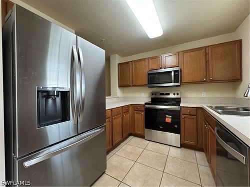 1906-9093 Gervais Cir, NAPLES, FL, 34120-4863 | Card Image