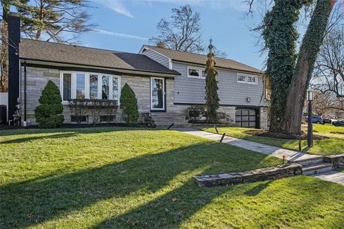 210 Summit Dr, Cranston, RI, 02920-3659 | Card Image