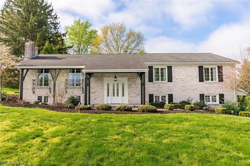 2240 Devonshire Dr Nw, Canton, OH, 44708-2018 | Card Image
