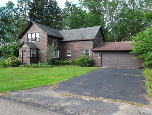 17015 Ontario Road, Hanover, NY, 14081 | Card Image