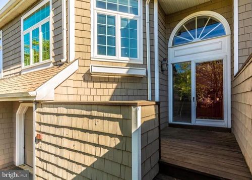 8 Wellfleet Ln, CHESTERBROOK, PA, 19087-5847 | Card Image