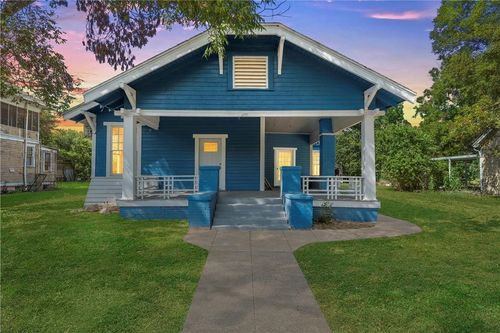 433 Chambers St, Marlin, TX, 76661-2389 | Card Image