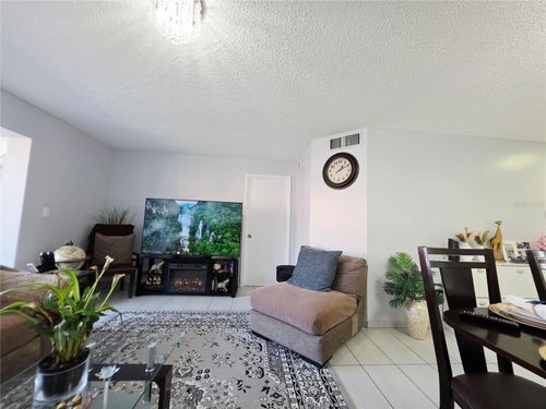 302-6960 20th Ave N, ST PETERSBURG, FL, 33710-4726 | Card Image