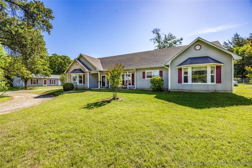 3127 Pleasant Hill Rd, Caddo, OK, 74729-3827 | Card Image