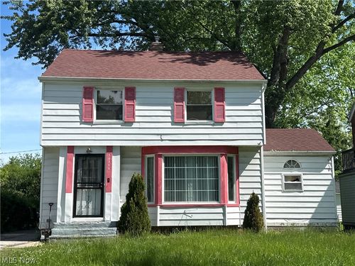 20711 Ridgewood Ave, Warrensville Heights, OH, 44122-7063 | Card Image