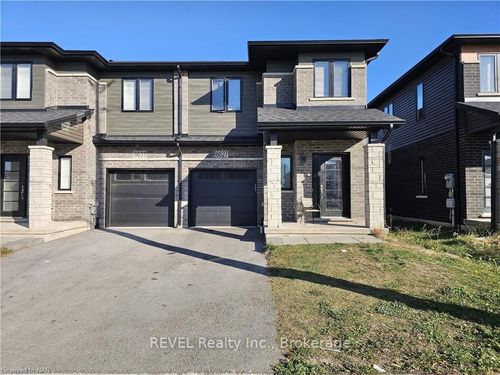 6627 Cropp St, Niagara Falls, ON, L2E0B7 | Card Image