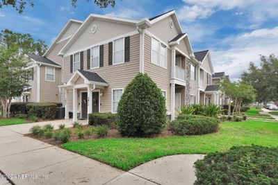 501 - 575 Oakleaf Plantation Parkway, Condo with 2 bedrooms, 2 bathrooms and null parking in Orange Park FL | Image 2