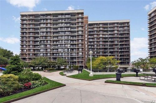 apt-8l-150-38 Union Tpke, Flushing, NY, 11367-3904 | Card Image