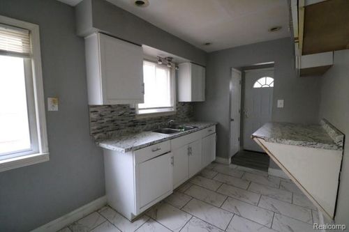 11700 Auburn St, Detroit, MI, 48228-1058 | Card Image