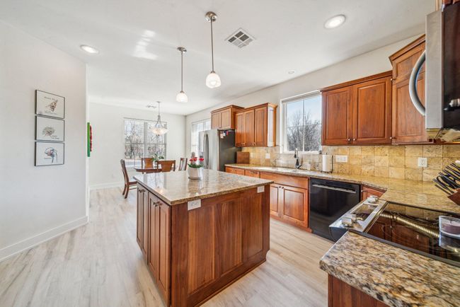 Kitchen 2 | Image 12