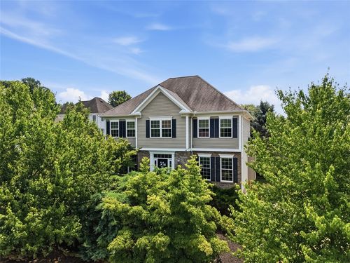 202 W Vanderbilt Dr, Mars, PA, 16046-2368 | Card Image