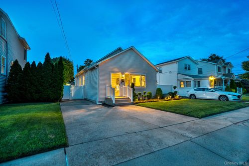 3 Fulton St E, East Rockaway, NY, 11518-2609 | Card Image