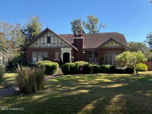 300 High St, Greenwood, MS, 38930-3652 | Card Image