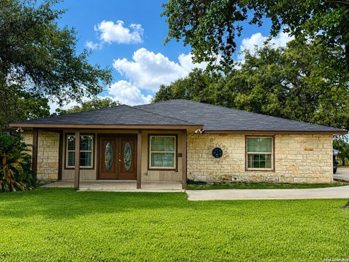 103 Misty Bnd, Floresville, TX, 78114-9383 | Card Image