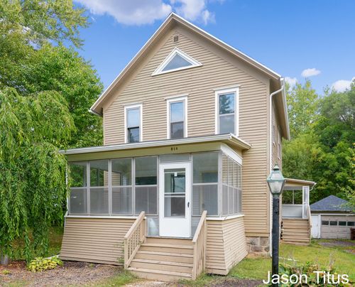 814 N Main St, Nashville, MI, 49073-9763 | Card Image