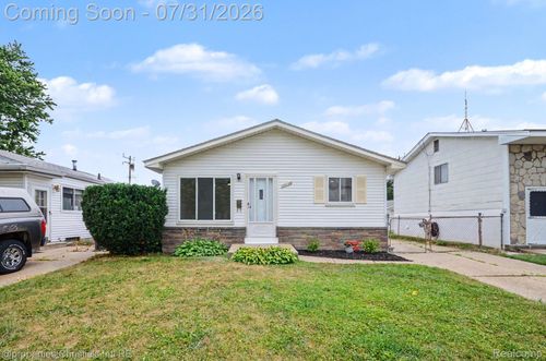 20158 Abrahm St, Clinton Township, MI, 48035-3429 | Card Image