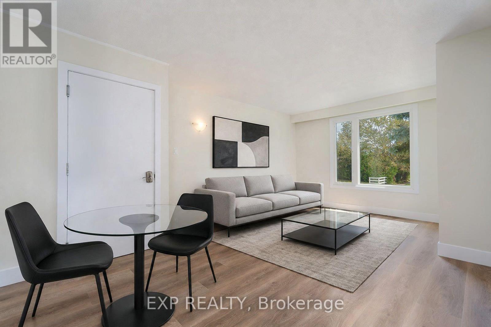 Residential in Barrie (Grove East) 3