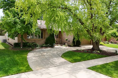 437 N Kevin Drive, Addison, IL, 60101 | Card Image