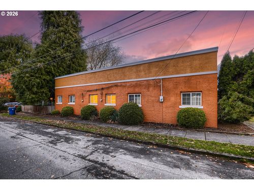 9004 N Mohawk Ave, Portland, OR, 97203-2326 | Card Image