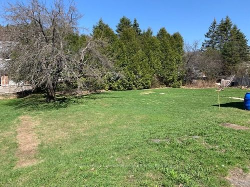 64 West Rd, Huntsville, ON, P1H1L8 | Card Image