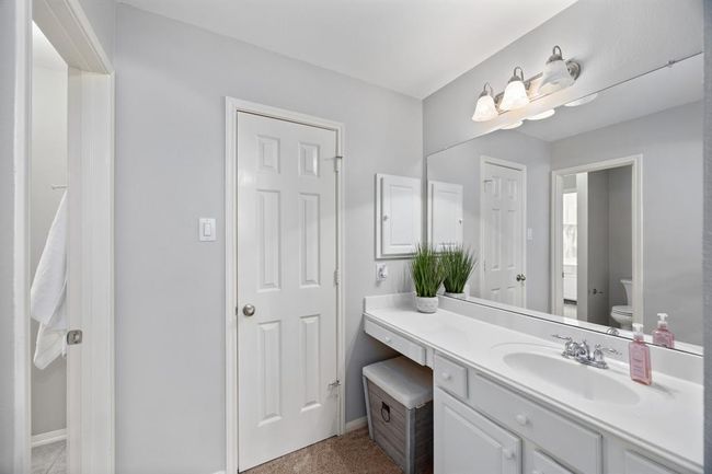 Jack and Jill bathroom | Image 40
