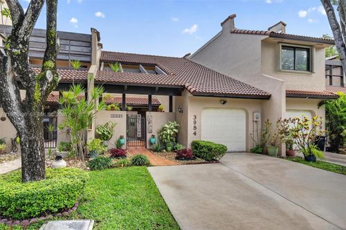 51-3984 Adra Ave, Doral, FL, 33178-2902 | Card Image