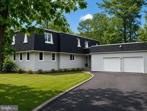 150 W Centennial Dr, MEDFORD, NJ, 08055-8124 | Card Image