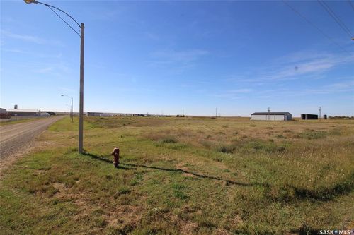 835-865-89 Hall St, Shaunavon, SK, S0N | Card Image