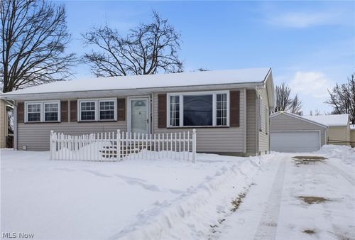 5365 Oakcrest Ave, Austintown, OH, 44515-4045 | Card Image