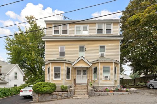 9 Knowlton Sq, Gloucester, MA, 01930-2670 | Card Image