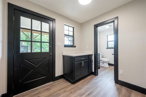 202 W Boston Ave, Fort Towson, OK, 74735-5095 | Card Image