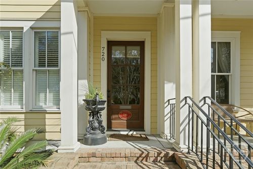 720 Tattnall St, Savannah, GA, 31401-5542 | Card Image