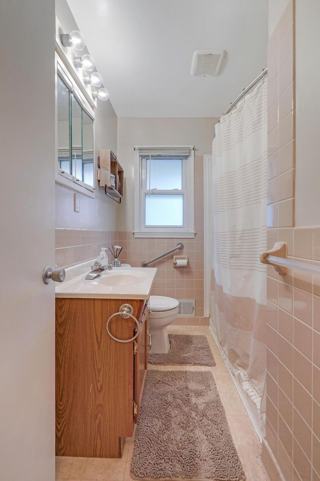 8710Photography-Web-Friendly-16725-Anna-Trail-Southeast-Prior-Lake-MN-55372-26.jpg | Image 11