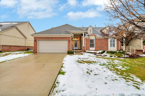 28167 Belmonte Dr, New Hudson, MI, 48165-8049 | Card Image