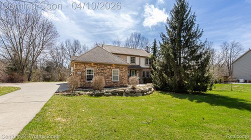 5492 E Alyssa Ct, White Lake, MI, 48383-4000 | Card Image