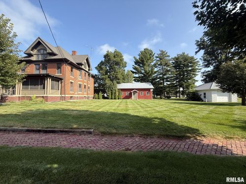 275 E Walnut St, Roseville, IL, 61473-8801 | Card Image