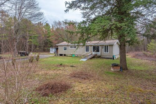1056 Kirk Line W, Bracebridge, ON, P1L1W9 | Card Image