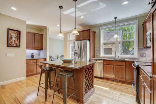 48 E 125th St, Burnsville, MN, 55337-1687 | Card Image