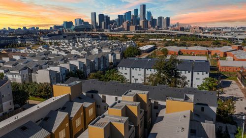 437 Meadow St, Houston, TX, 77020-5937 | Card Image