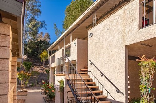 19828 Spanish Oak Dr, Newhall, CA, 91321-1338 | Card Image