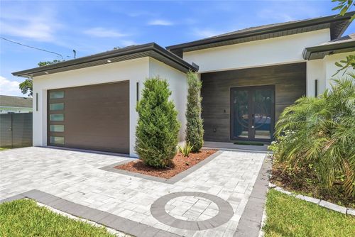 7013 N Clearview Ave, TAMPA, FL, 33614-4012 | Card Image