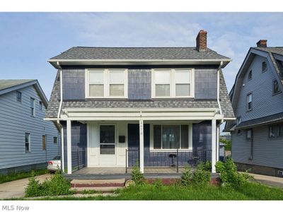 View of front facade with covered porch | Image 1