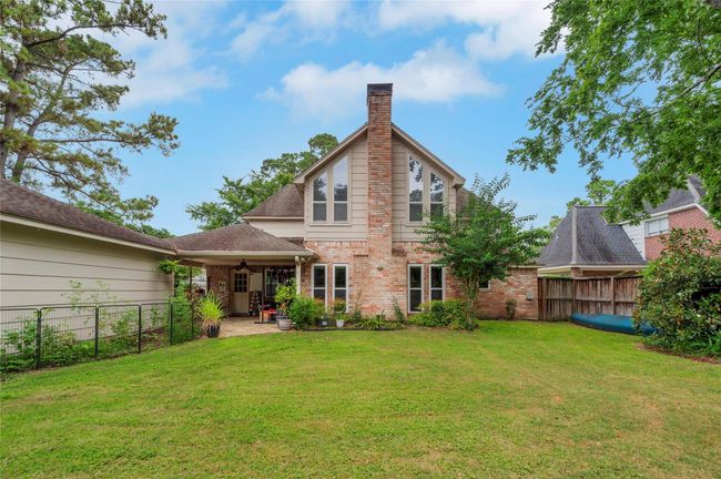Plenty of room for kids/pets or pool | Image 32