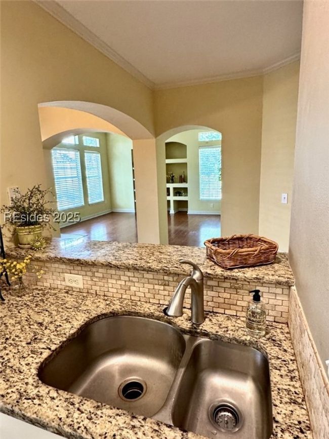 Kitchen to Livingroom | Image 11