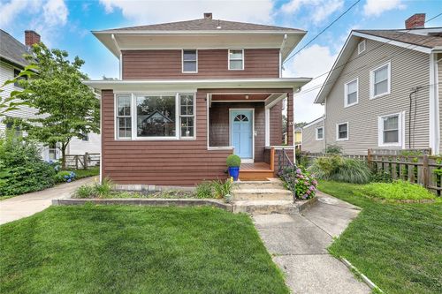 37 Denver Ave, Cranston, RI, 02905-1118 | Card Image