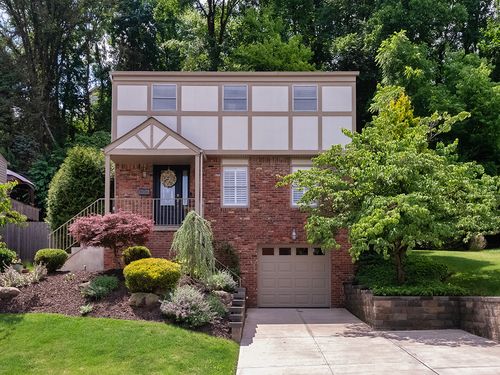 1385 Sturdy Oak Dr, Pittsburgh, PA, 15220-2033 | Card Image