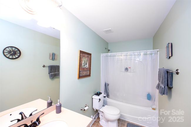 Full Bath | Image 22